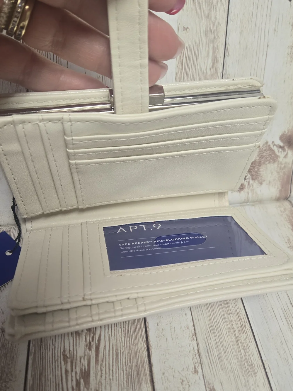 APT. 9 Abbey Indexer RFID Blocking Wallet Bone Cream NWT Safe Keeper - Picture 5 of 13